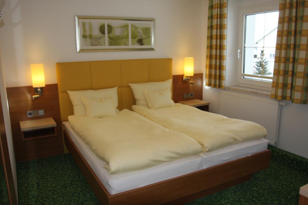 Hotel Sonnenhof Timelkam ภายนอก รูปภาพ
