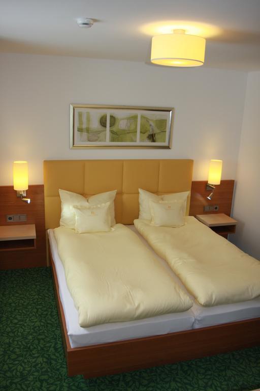 Hotel Sonnenhof Timelkam ภายนอก รูปภาพ
