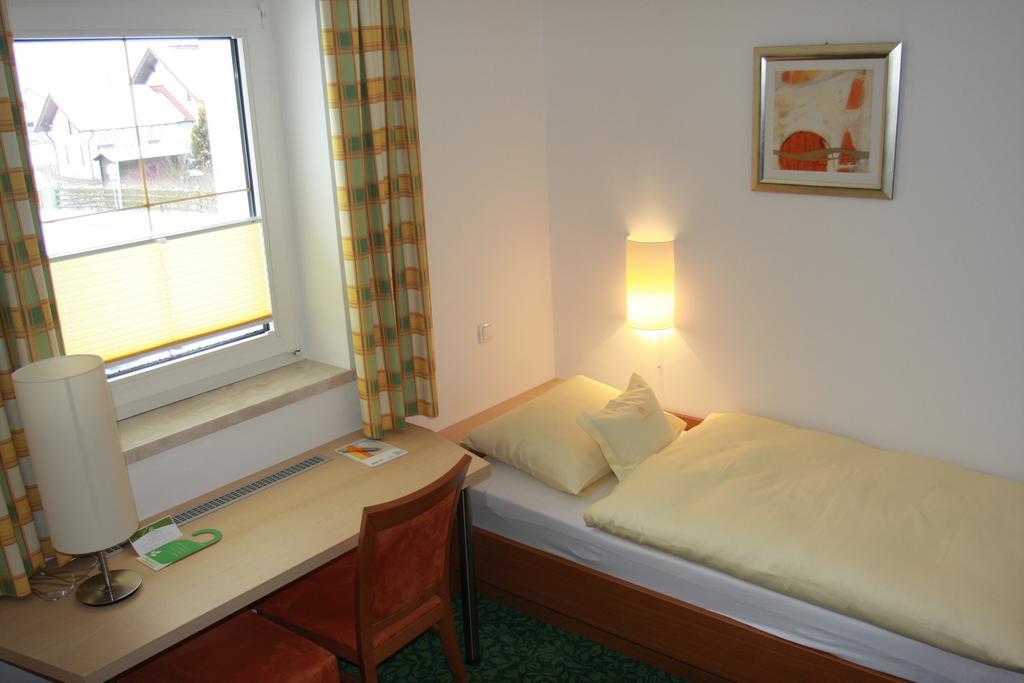 Hotel Sonnenhof Timelkam ภายนอก รูปภาพ