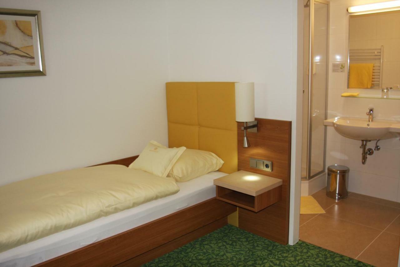 Hotel Sonnenhof Timelkam ภายนอก รูปภาพ